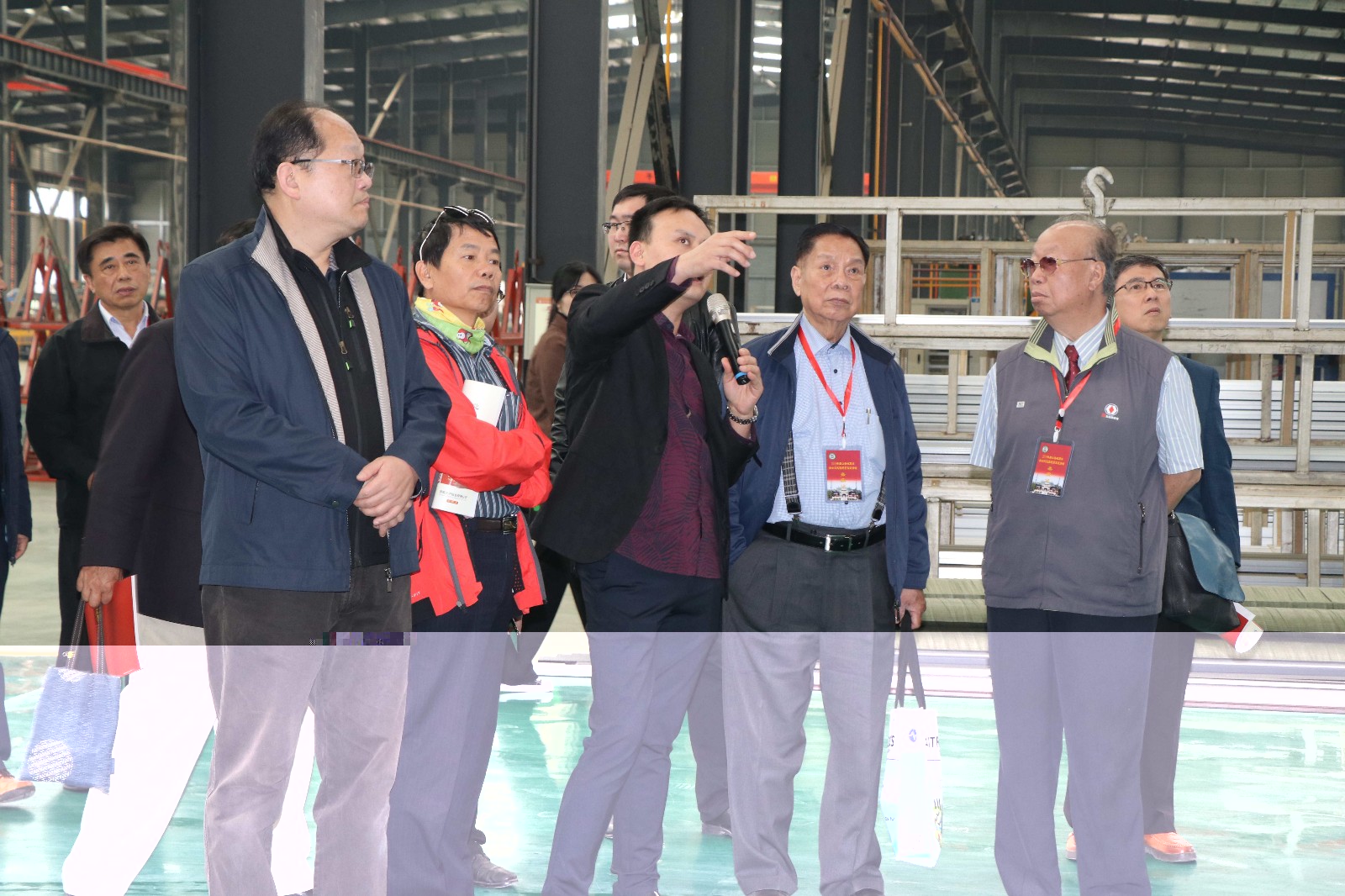 周口市海峽兩岸經(jīng)貿(mào)交流團蒞臨天子鋁業(yè)